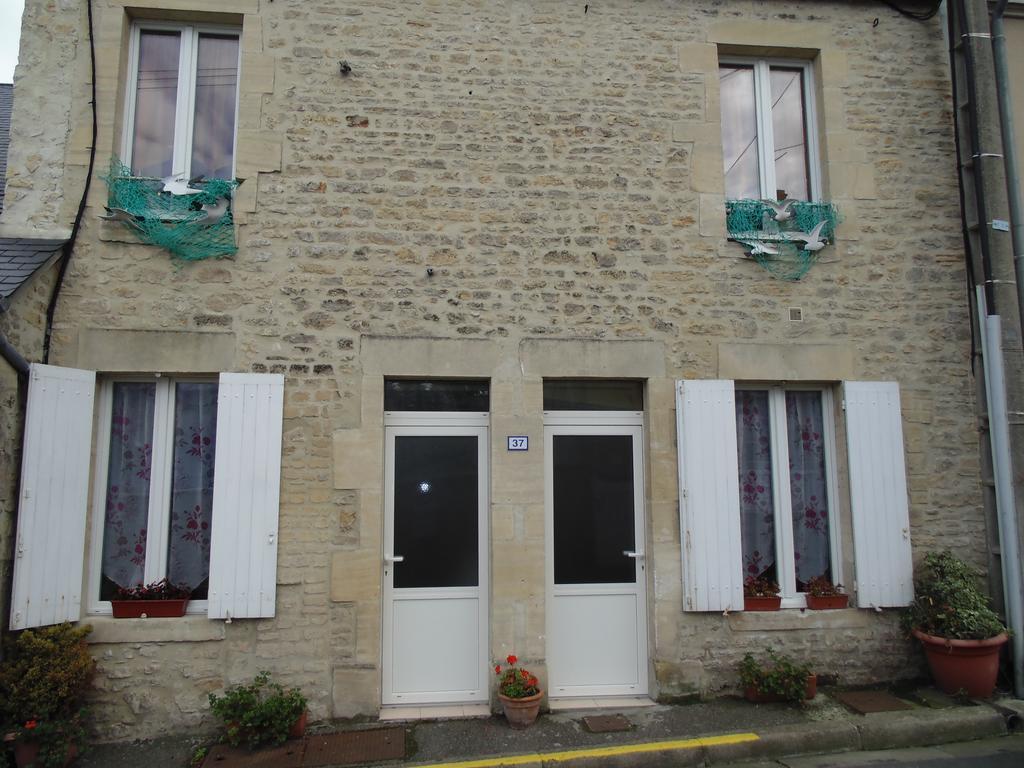Apartamento Maison En Pierre Port-en-Bessin-Huppain Exterior foto